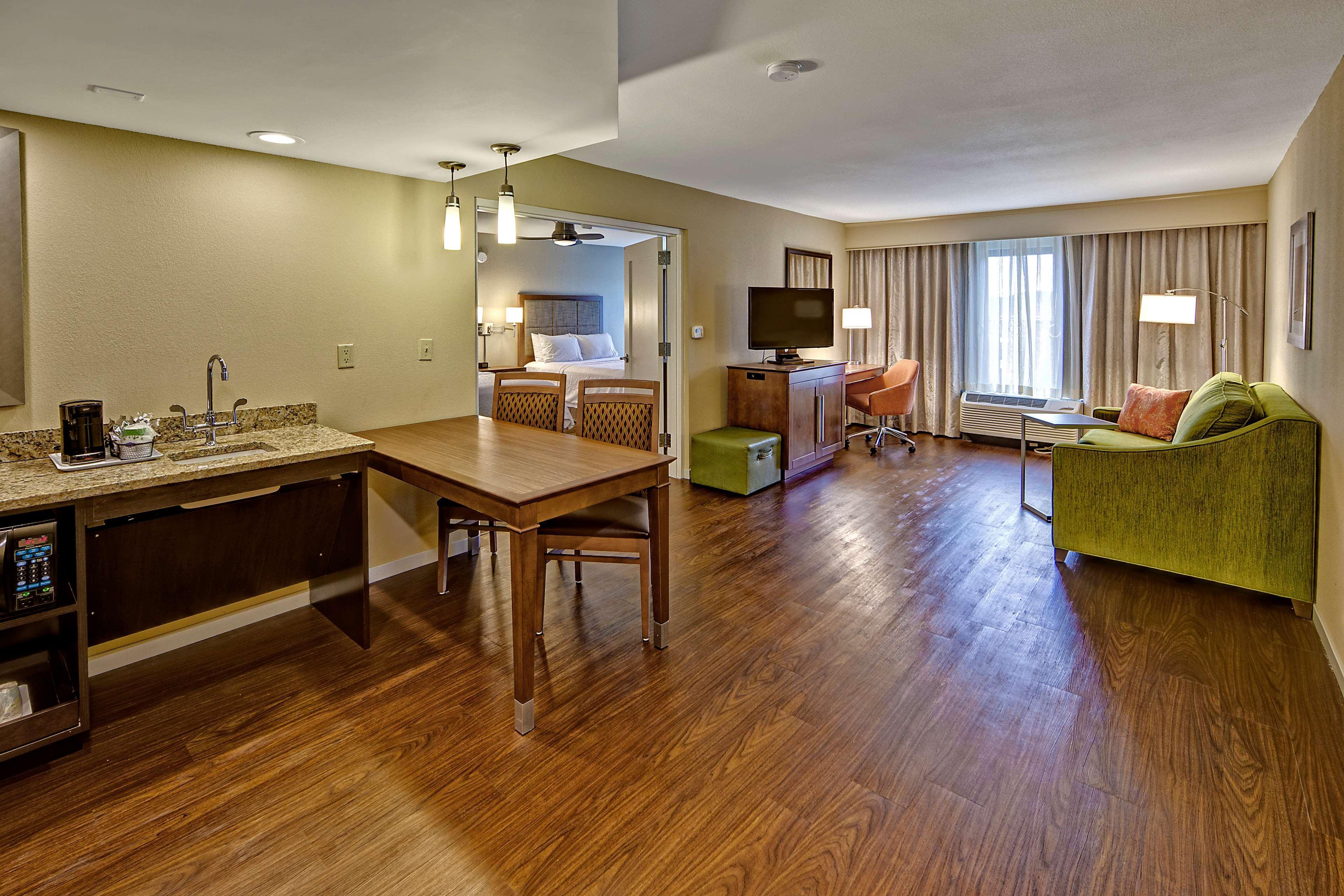 Hampton Inn And Suites Asheville Airport Fletcher Exterior photo